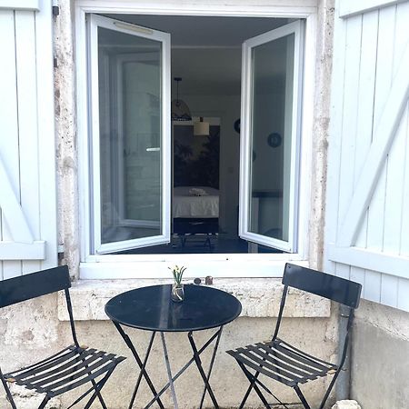 בלואה Joli Appart Cour Proche Bord De Loire מראה חיצוני תמונה